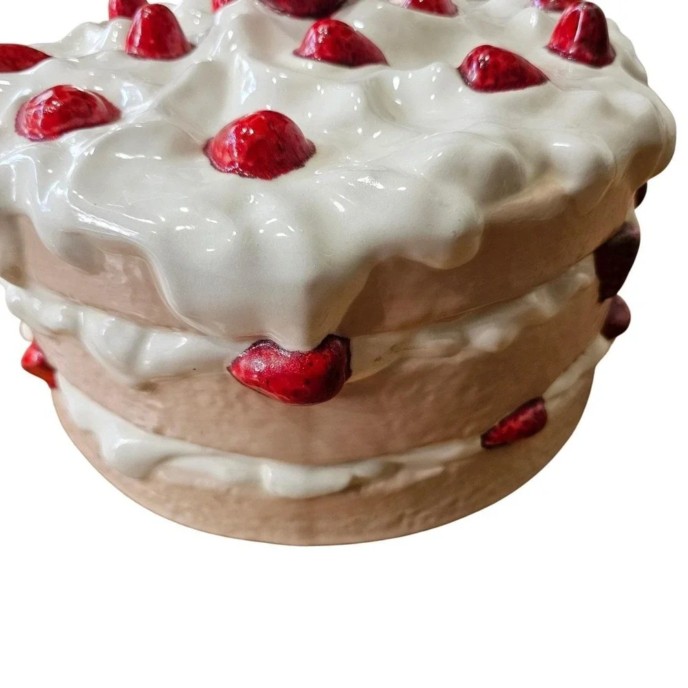 Vintage Strawberry Shortcake Ceramic Cake Dome Cake Stand Lid Decor Country